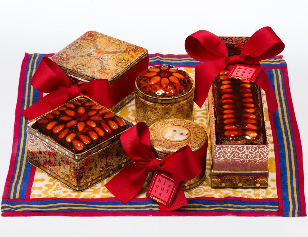 500g Round Christmas Cake - in tin